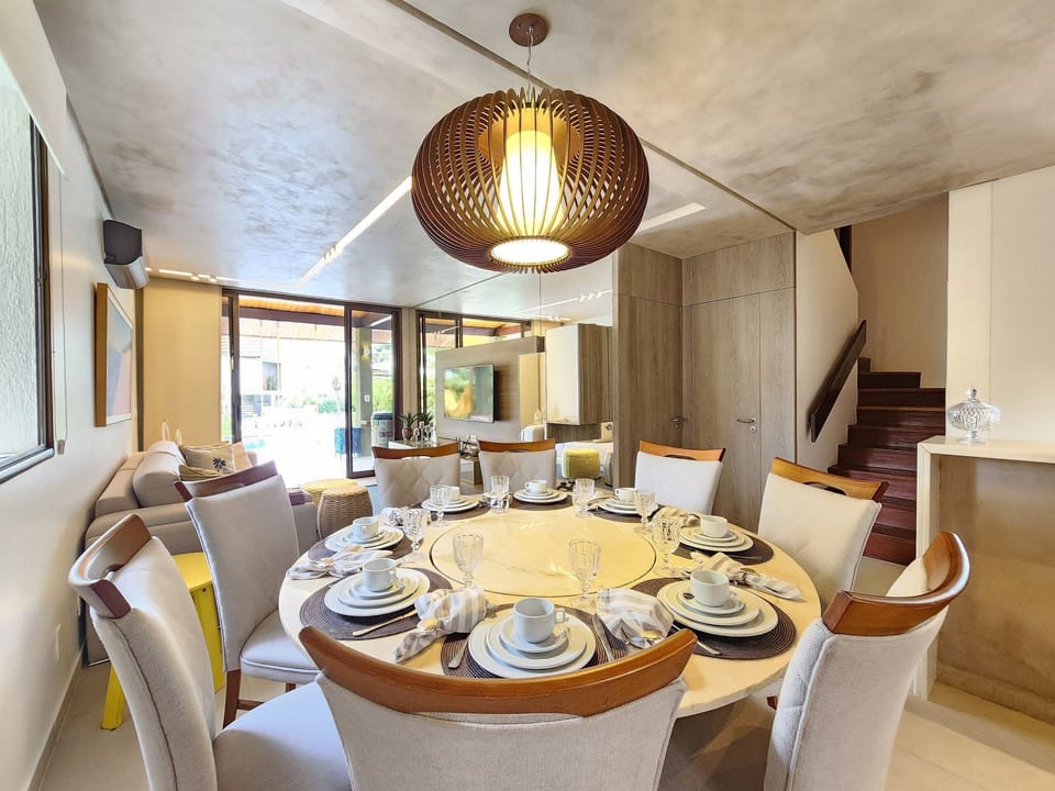 Basic Bungalow | Dining
