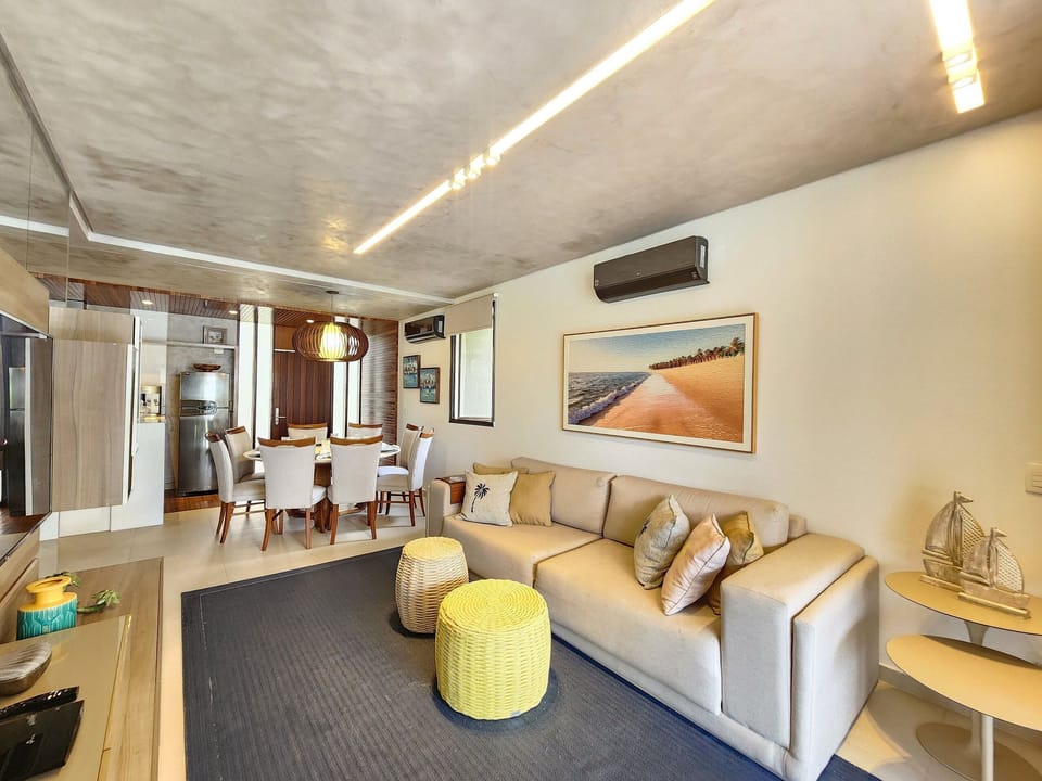 Basic Bungalow | Living area | TV