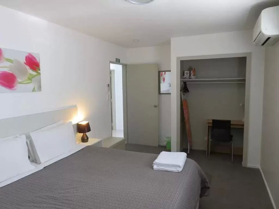 Soundproofing, iron/ironing board, WiFi (free), bed sheets