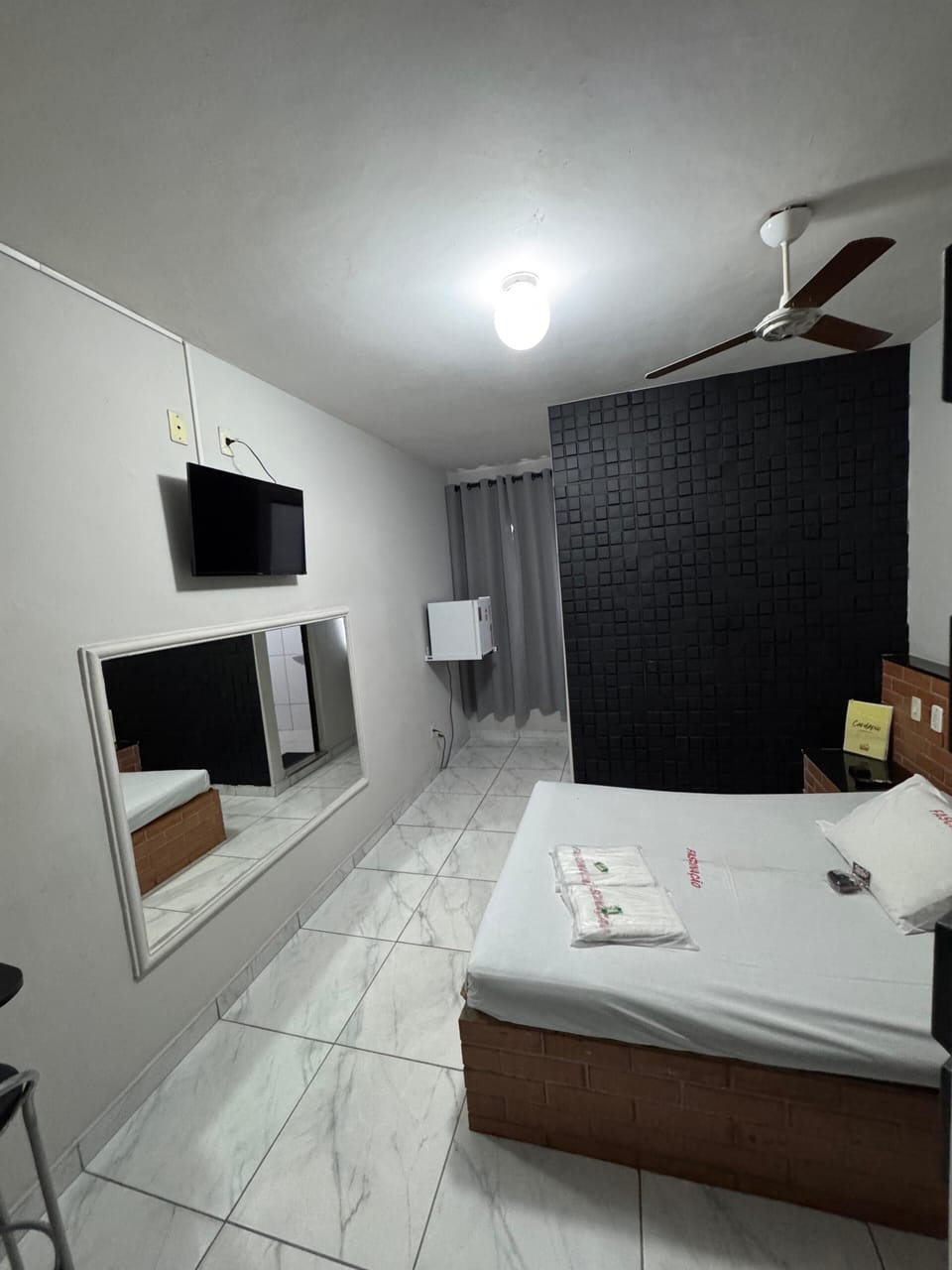 Basic Suite, Air conditioning, Garden View | Minibar, desk, laptop workspace, free WiFi