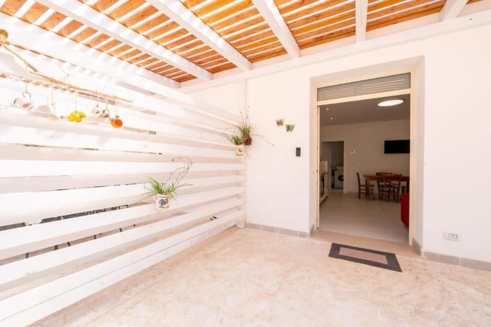 Deluxe House, Patio, Garden View | Interior