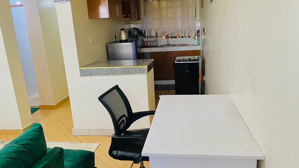 Family Apartment | Private kitchen | Fridge, microwave, cookware/dishes/utensils