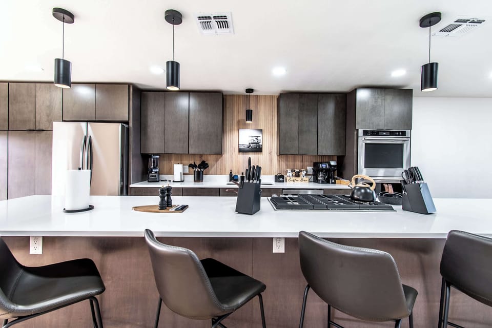 Full Kitchen 