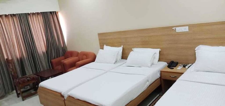 Economy Studio, City View | Free WiFi