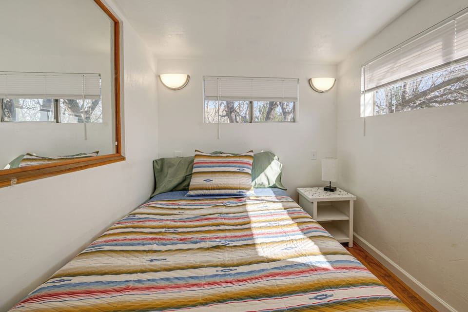 Bedroom | Full Bed