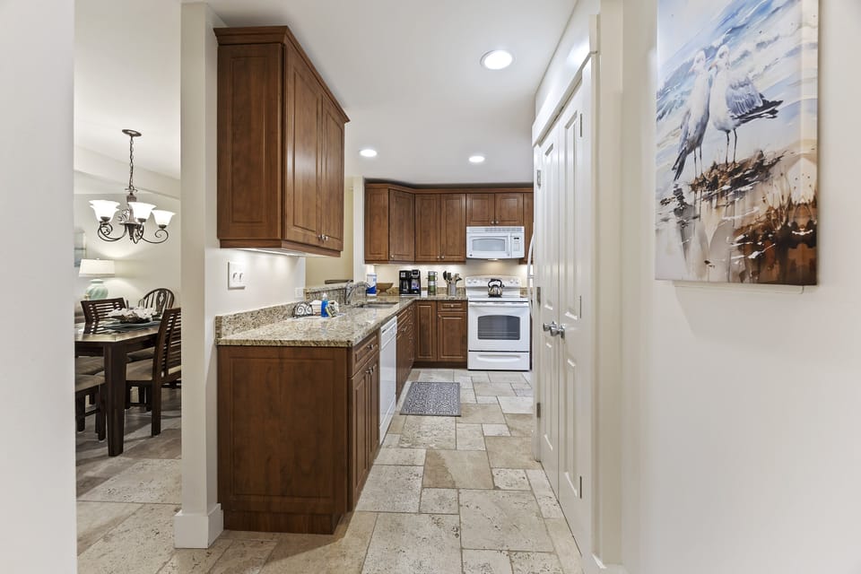 Entry into the kitchen