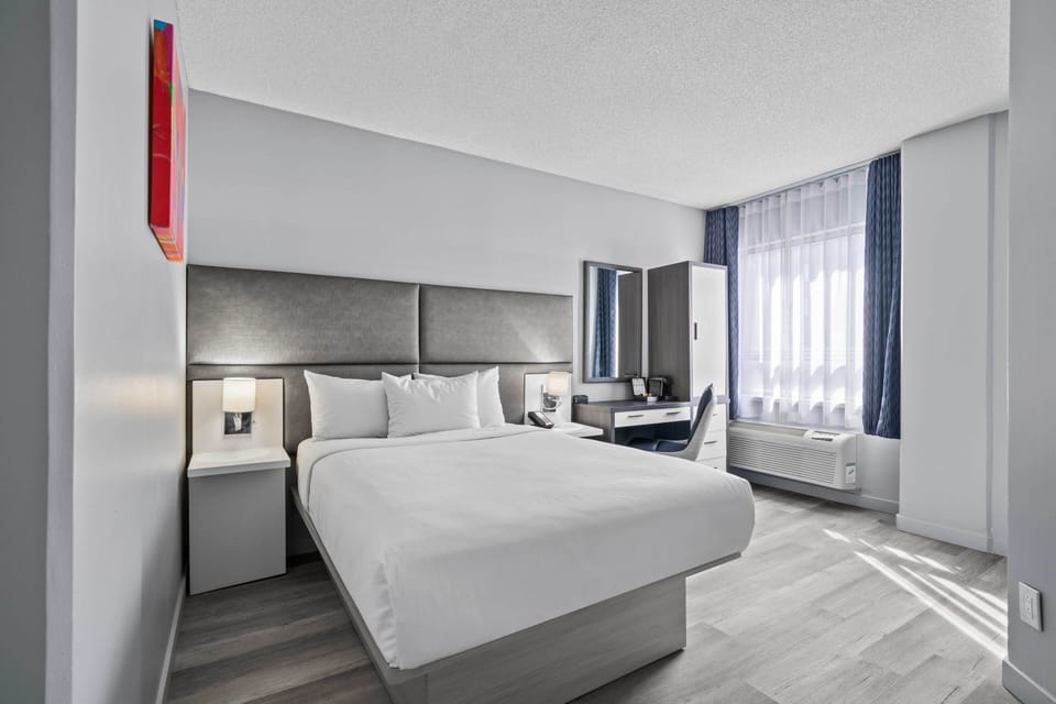 Room, 1 Double Bed, Non Smoking | In-room safe, iron/ironing board, free cribs/infant beds, bed sheets