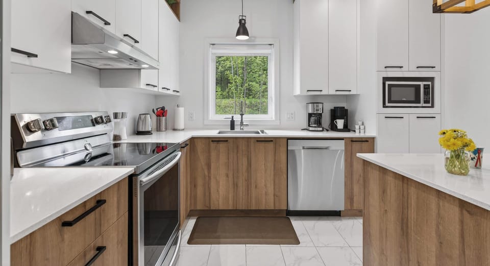 "Great home base from which to visit the area. Everything you need to be functional and comfortable." Susana (Montreal)