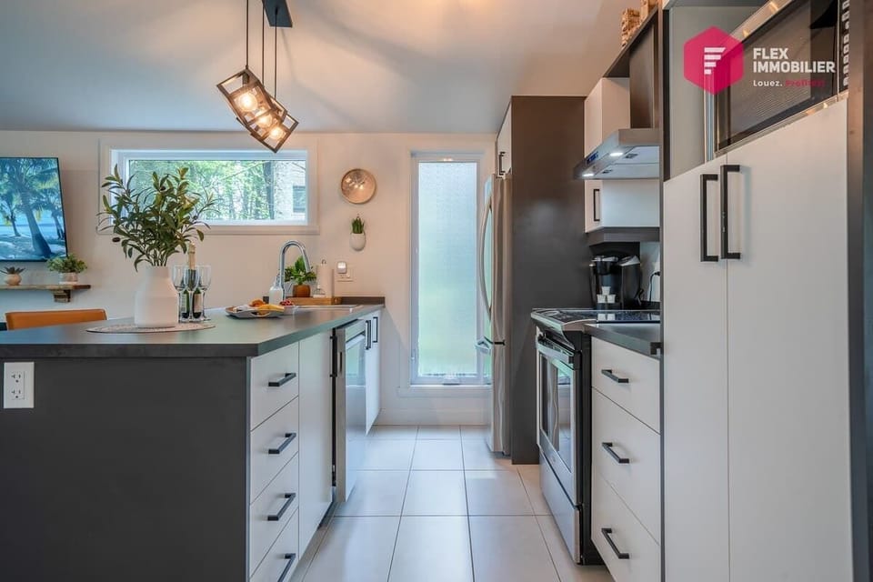 " Beau sejour. Activité en plein air amusante et logement très calme :) fortement recommandé. " Kevin (Lévis)