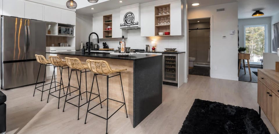 "Beautiful home! The space was not only accomodating in the sense of comfort, but also in providing a quiet luxury difficult to find elsewhere. It was easily one of the best trips for my family." Brunilda (Middlebury, Connecticut)