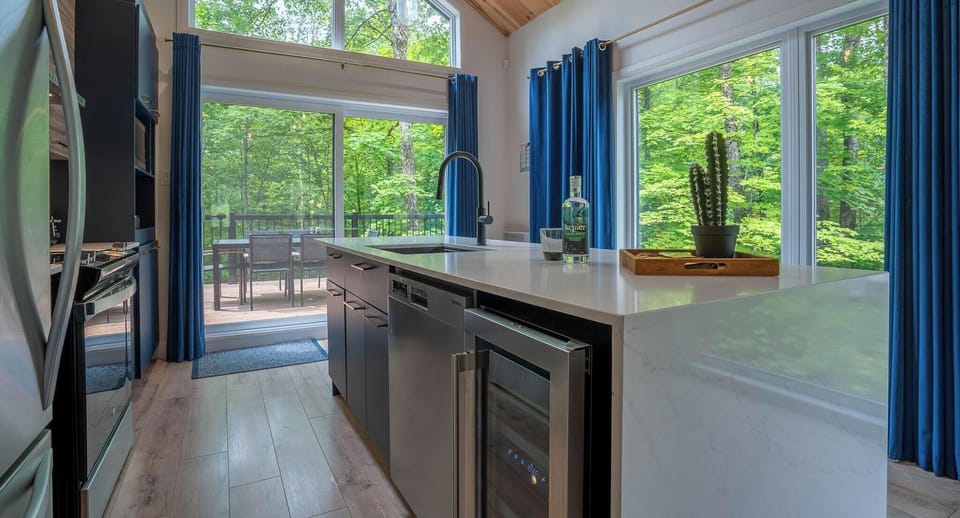 "Beau chalet où l'on se sent chez-soi. Tranquille et cozy." Brigitte (Sherbrooke)
