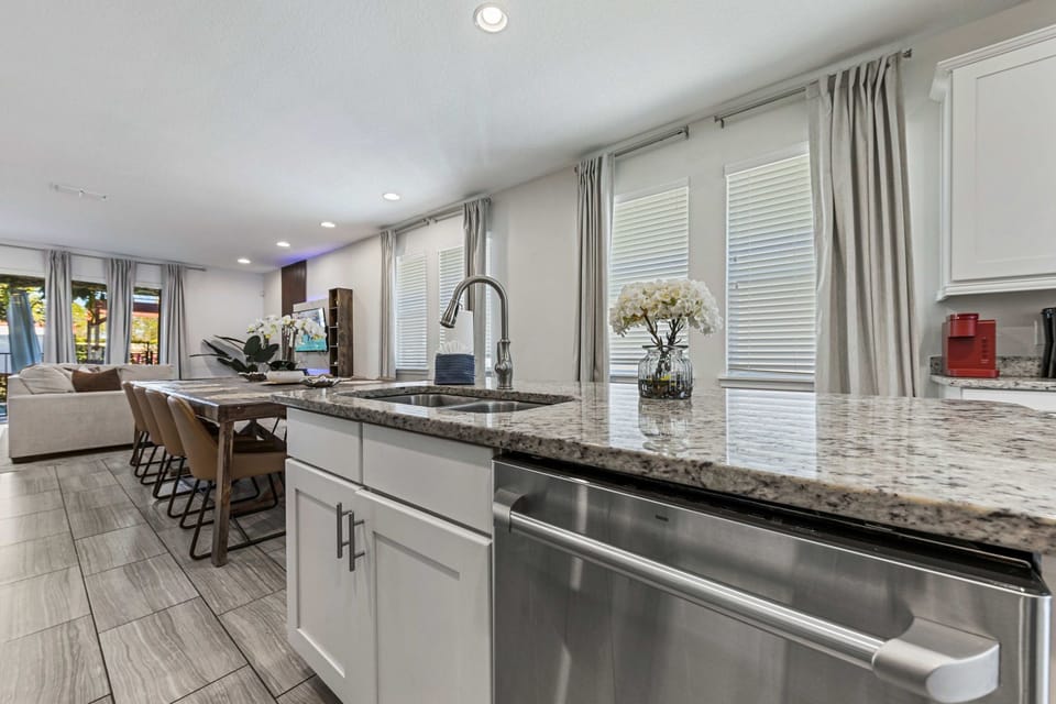 12-web-or-mls-LetsGoClick-010