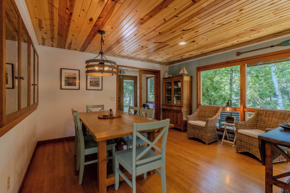 Dining Room - Windows overlook the Crystal River