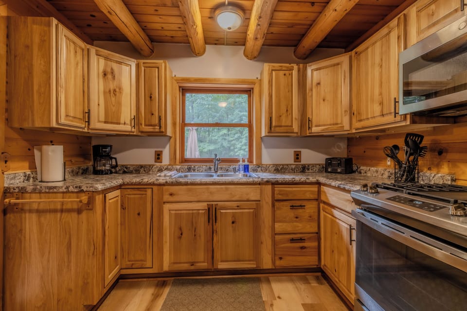 Kitchen - Spacious kitchen