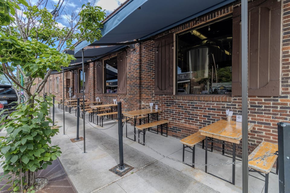 Nearby Dining - Midtown Beat is right downtown and close to The Parlor! Ideal location for shops, dining, and nightlife!