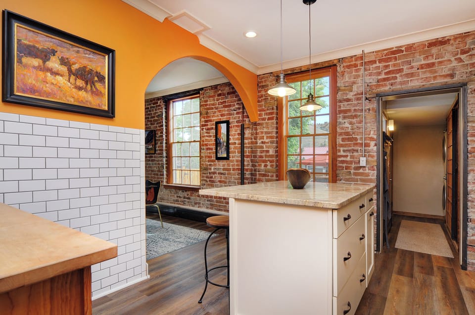Breakfast Bar in the Kitchen