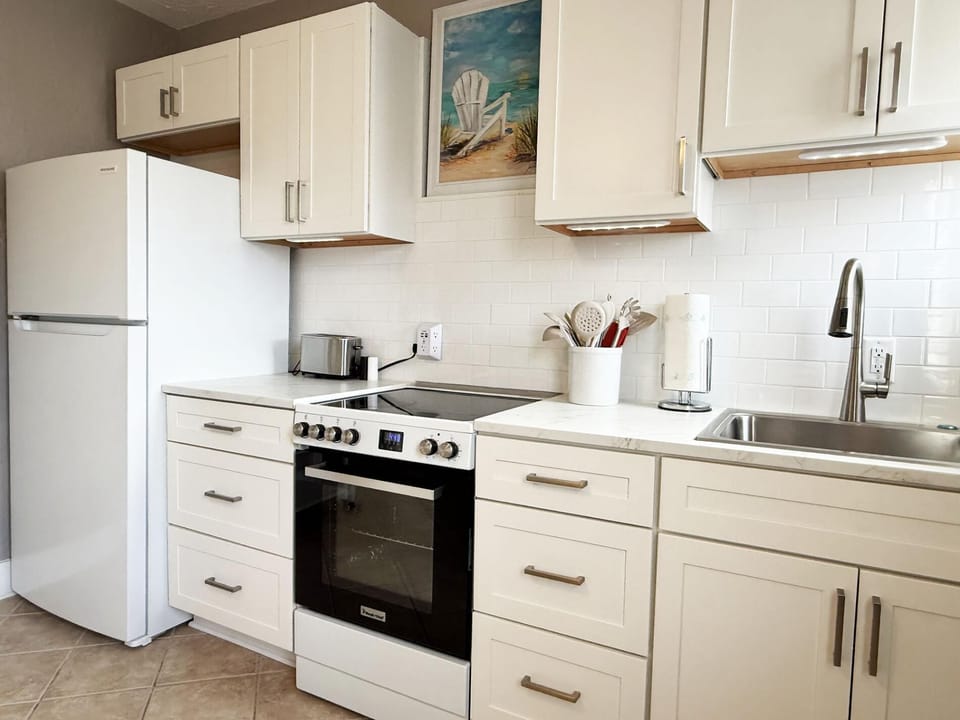 Venice Villas 1BR – Pool & Grill on Golden Beach (6817)