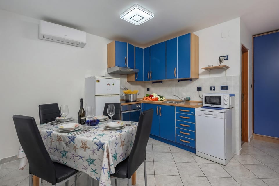 Kitchen and dining area