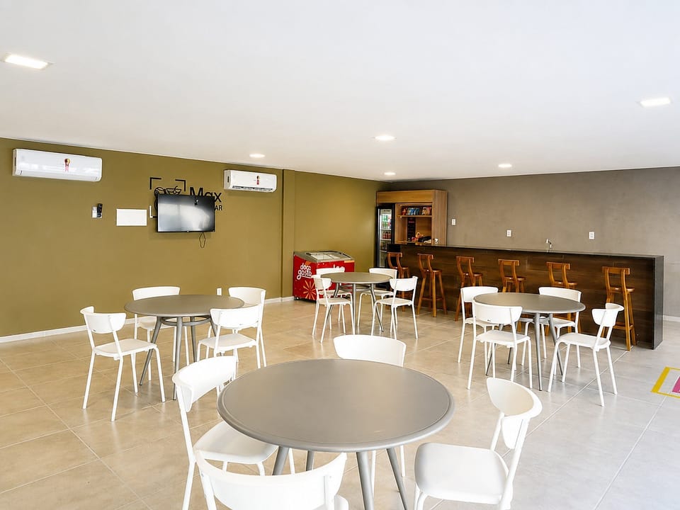 Apartment | Dining