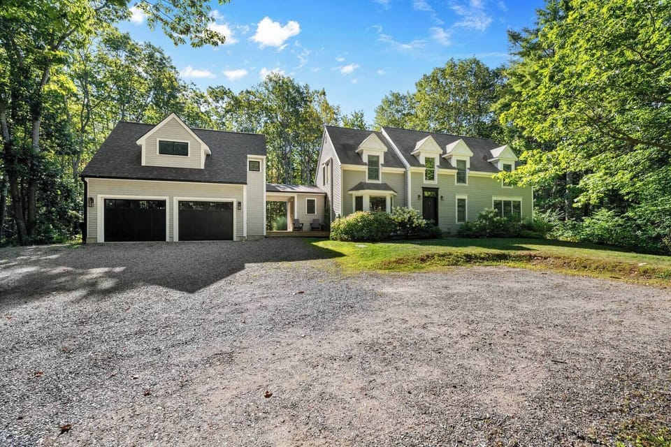 Front of the house with gorgeous hydrangeas.