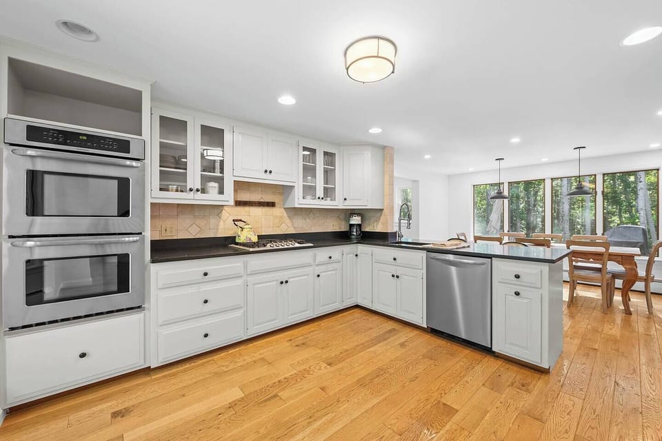 Large kitchen with peninsula seating.