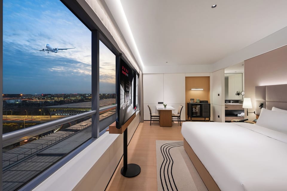 Executive Double Room, Non Smoking, City View | Egyptian cotton sheets, premium bedding, down comforters