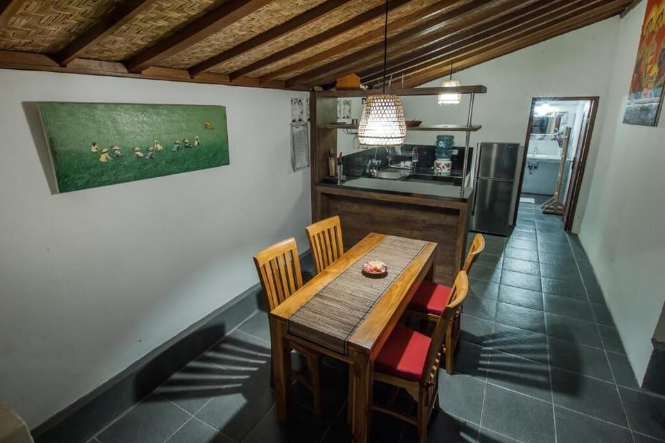Superior Double Room, Balcony, Garden View | Dining