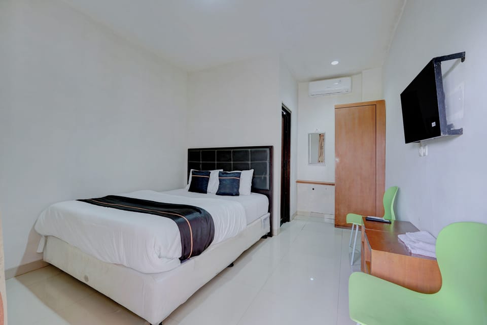 Standard Double Room | Free WiFi, bed sheets