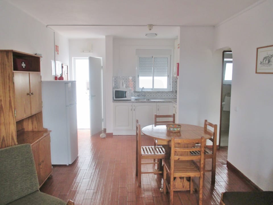 Panoramic Apartment, 1 Bedroom, Balcony | In-room dining