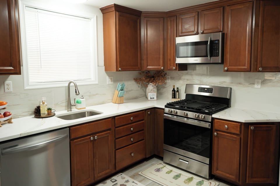 Fully equipped kitchen with everything needed for easy meals and dining.