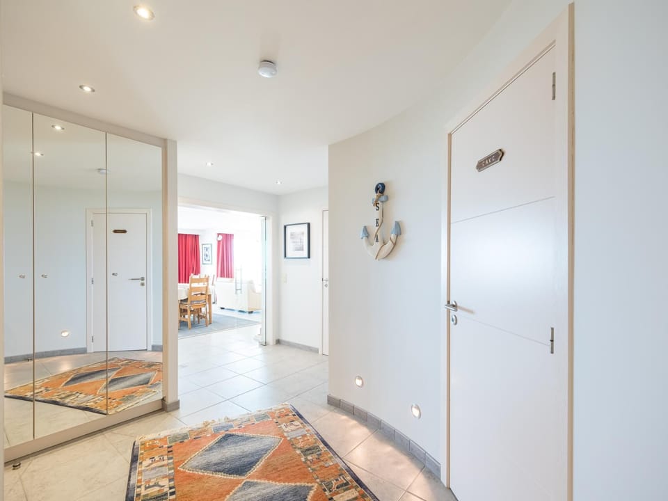 Entrance / Reception