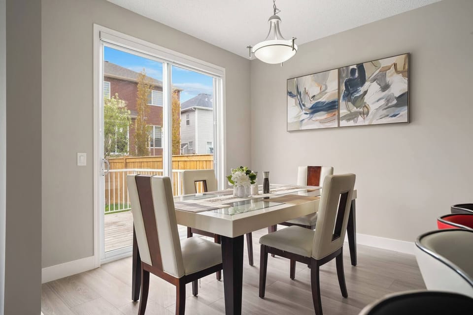 House, 3 Bedrooms, Balcony | Dining room