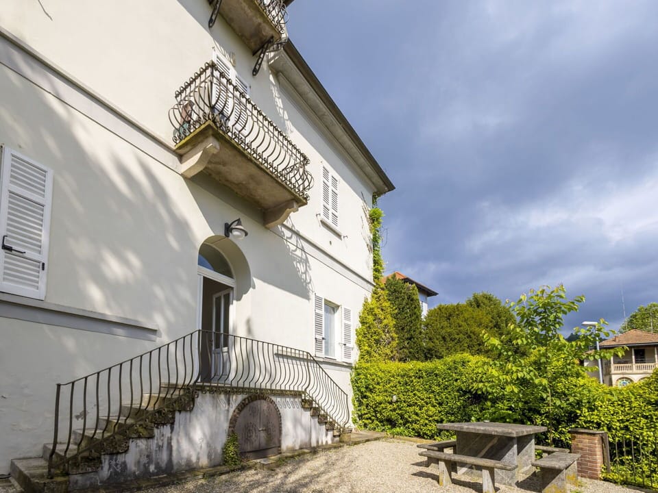Shrub, Residential Area, Home, Estate, Garden, Lawn, Landscaping, Yard, Mansion, Villa
