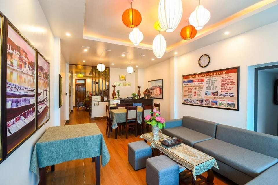 Executive Suite, Balcony, City View | Interior