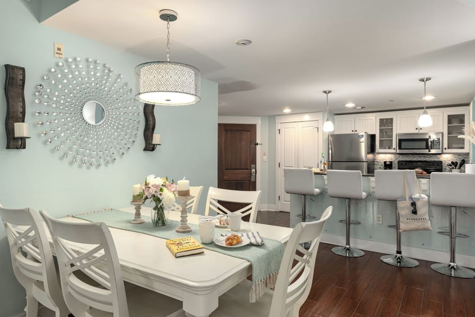Open-concept space offering seamless transitions from the dining area to the kitchen.