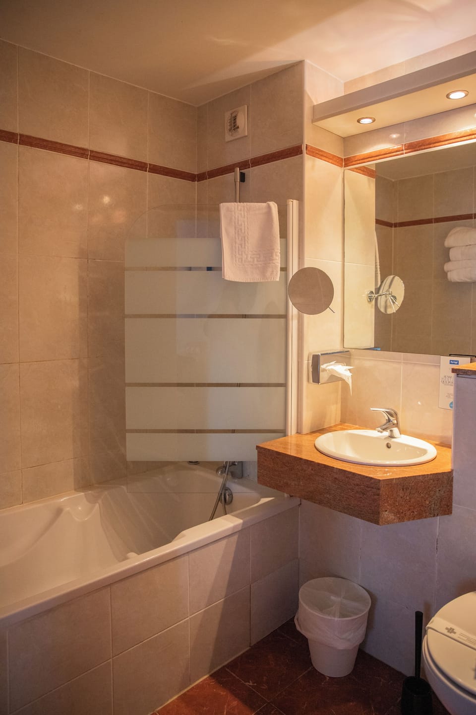 Quadruple Room | Bathroom | Combined shower/tub, eco-friendly toiletries, hair dryer, towels