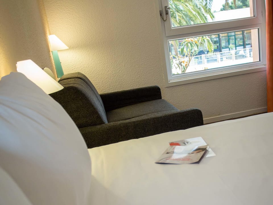 Standard Room, 1 Double Bed with Sofa bed | Desk, laptop workspace, soundproofing, iron/ironing board