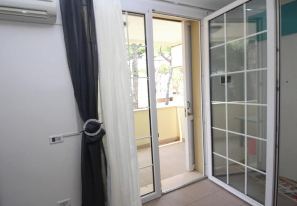 Entrance / Reception