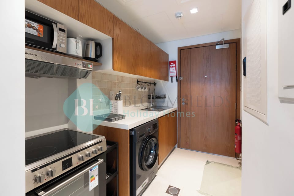 Apartment, Balcony | Private kitchen | Electric kettle, toaster