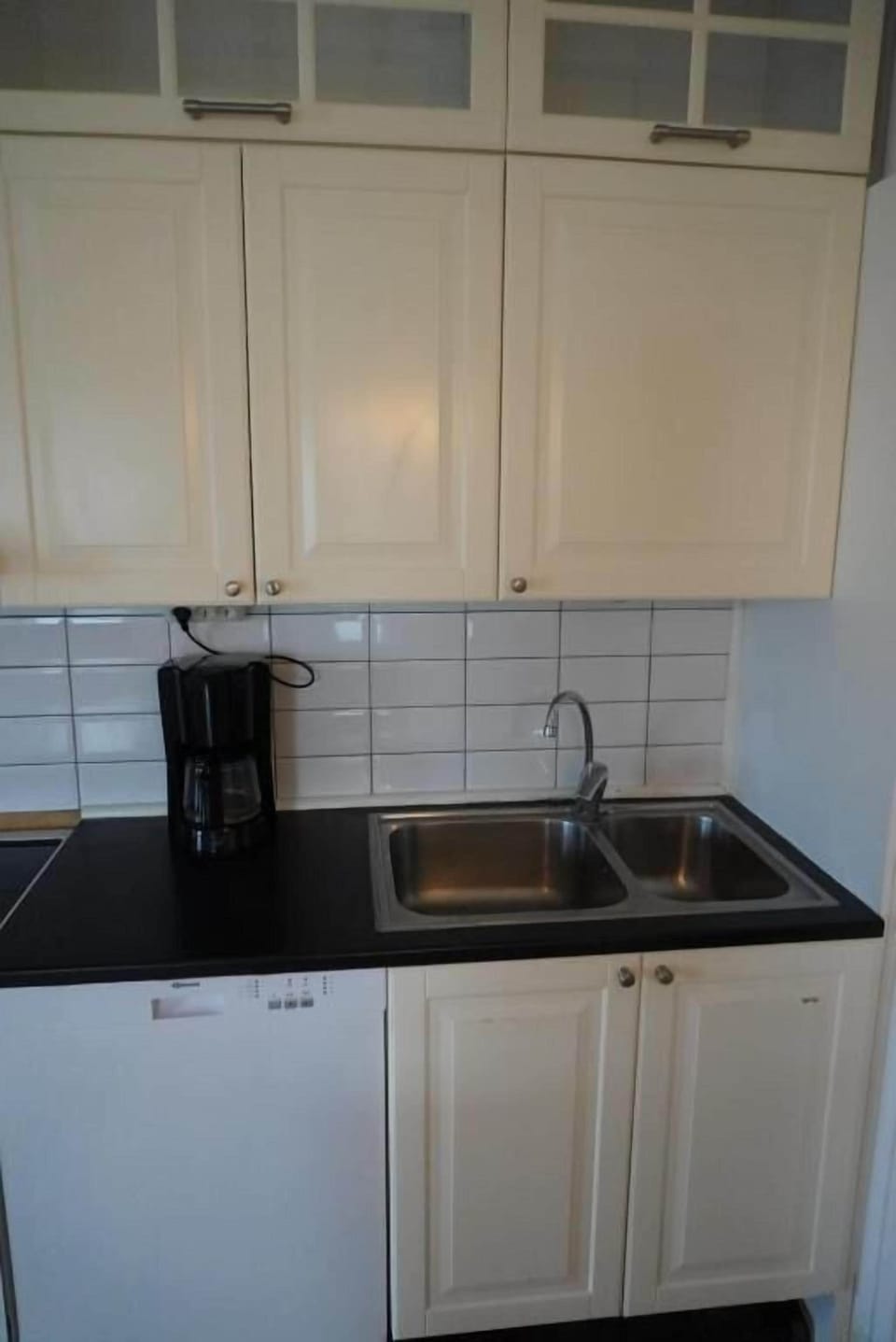 Apartment, City View | Private kitchen | Toaster