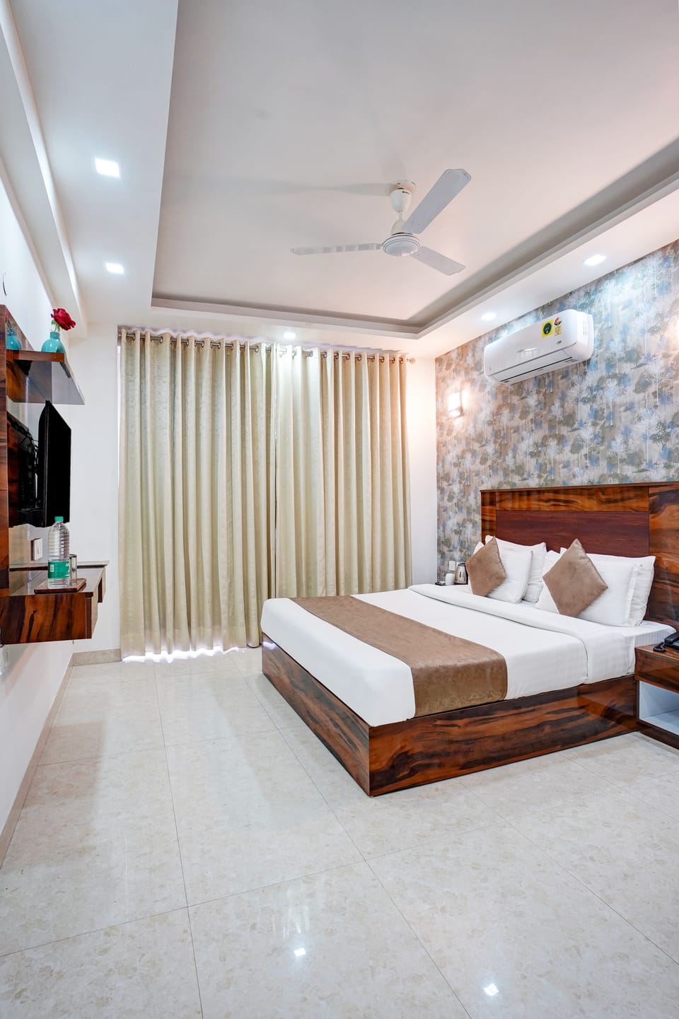 Superior Double Room | Desk, laptop workspace, free WiFi, bed sheets