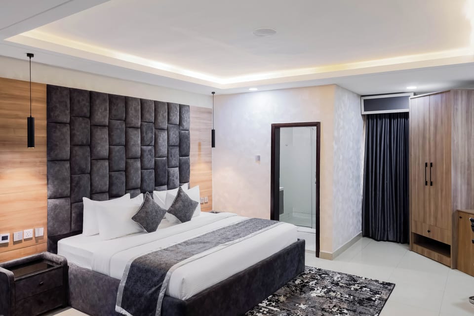 Executive Room, City View | Desk, laptop workspace, free WiFi, bed sheets
