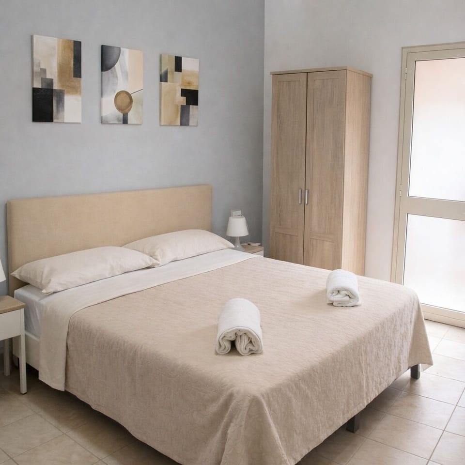Classic Double or Twin Room, 1 Queen Bed | In-room safe, desk, blackout drapes, free WiFi
