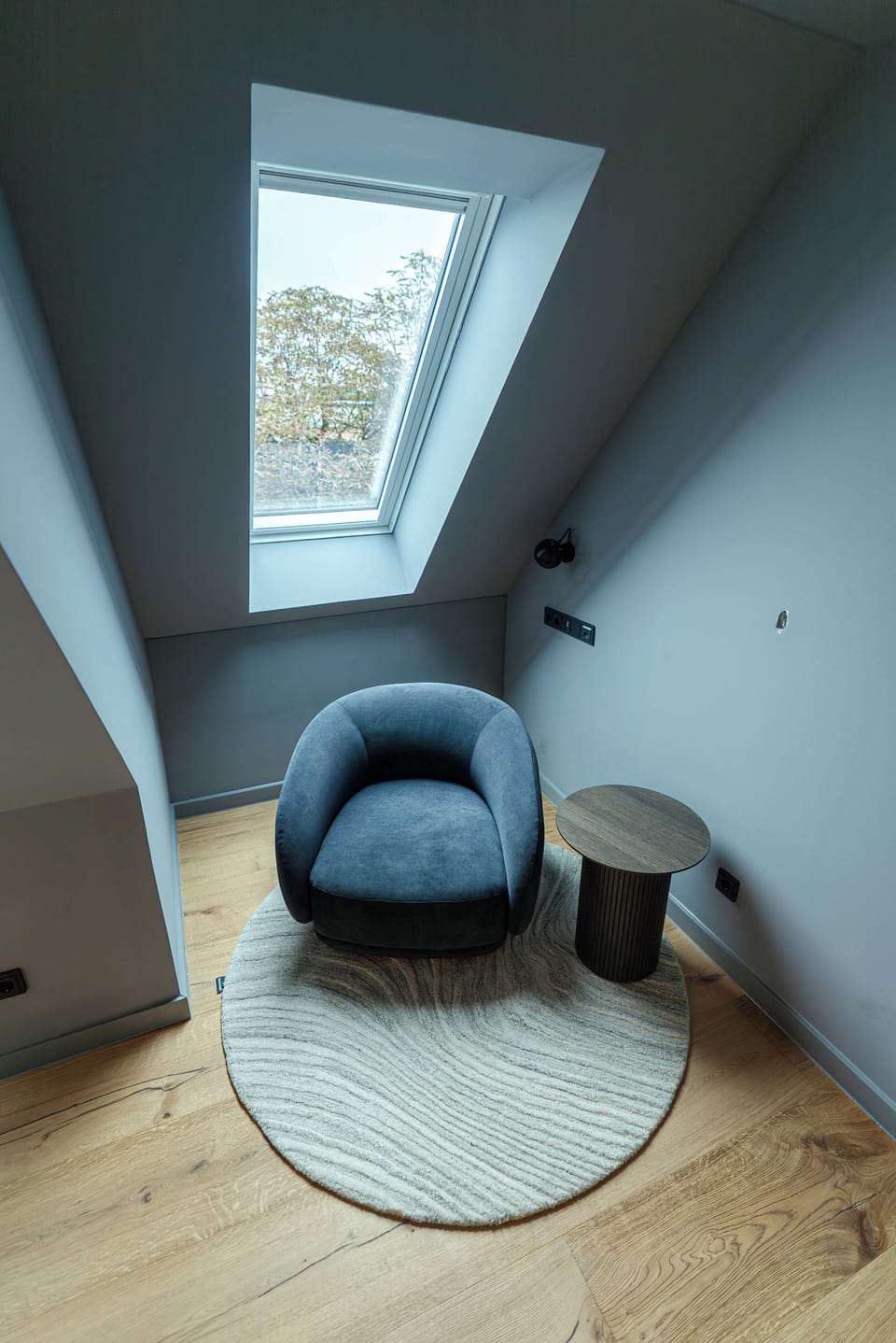 Studio | Hypo-allergenic bedding, desk, laptop workspace, soundproofing
