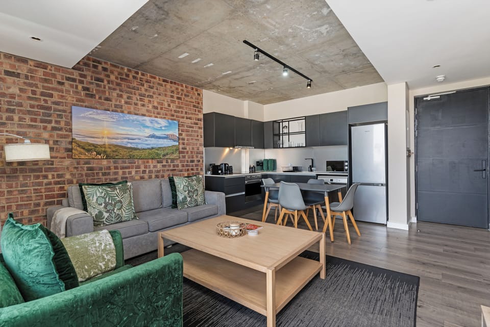 Living Room / Kitchen