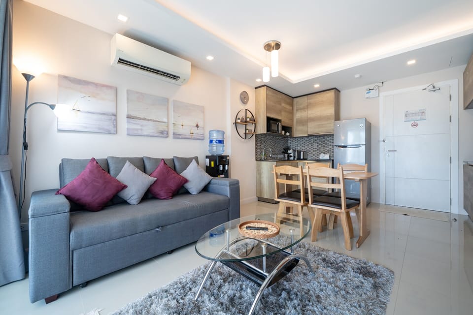 Apartment, Pool View | Living area