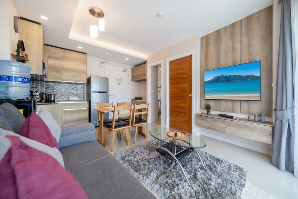 Apartment, Pool View | Living area