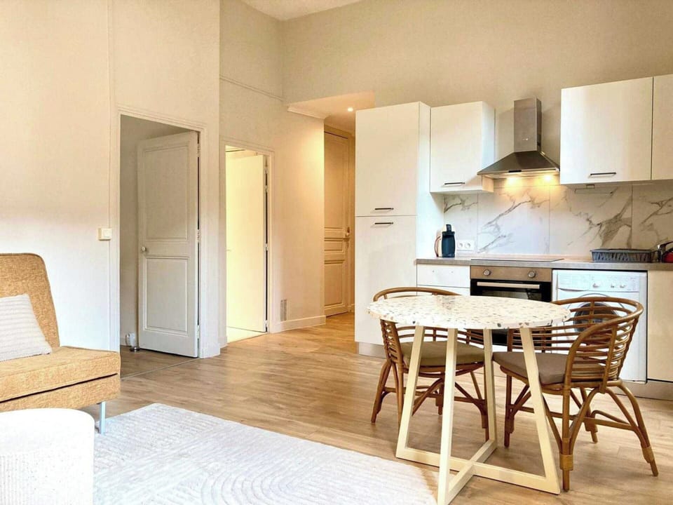 Apartment | Dining