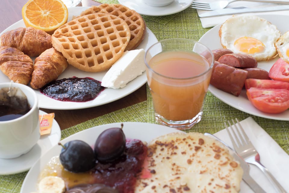 Free daily continental breakfast