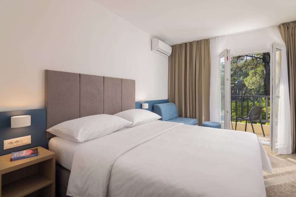 In-room safe, free WiFi